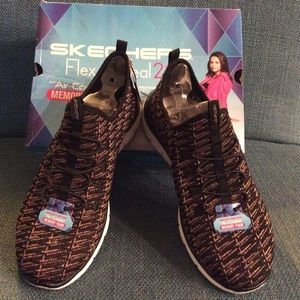 Sketchers women’s tennis shoes